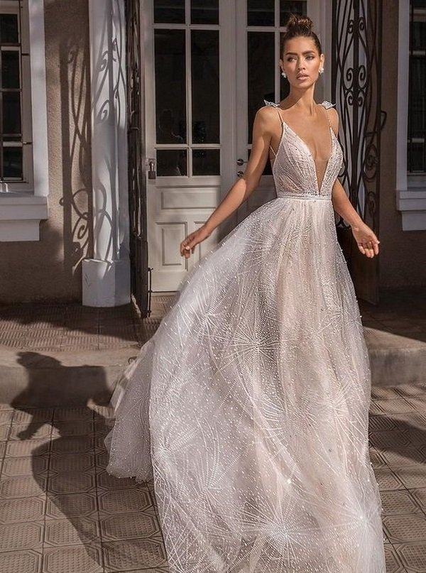 Очаровательные свадебные платья 2024-2025 – модные новинки, модели и фасоны