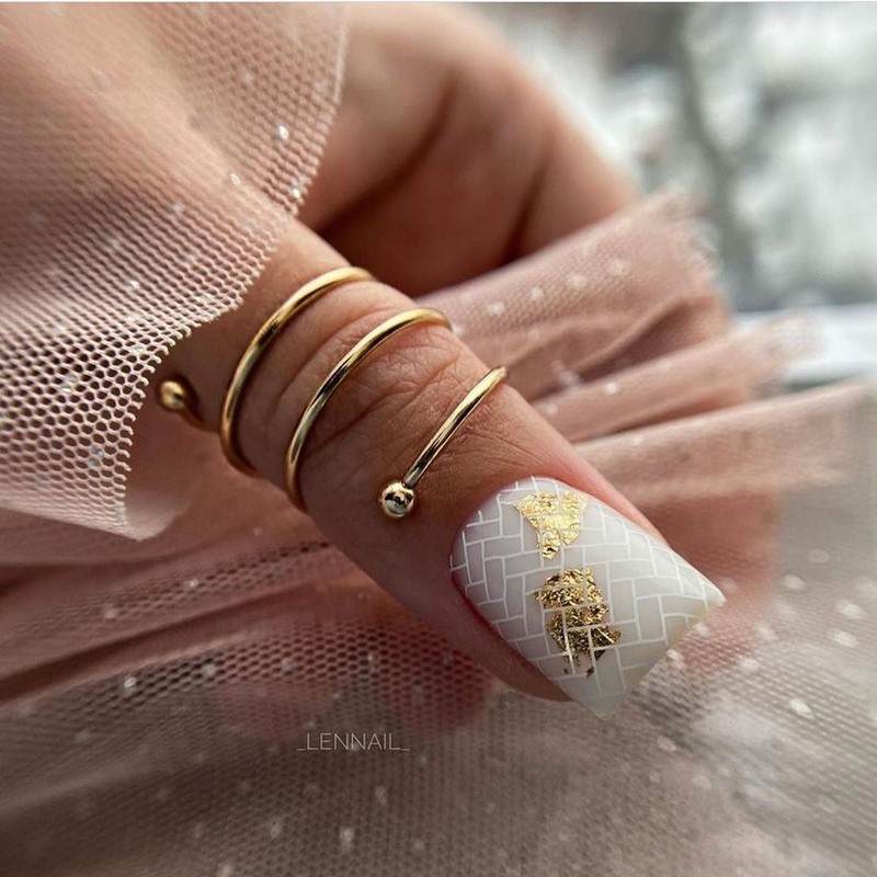 Ман�икюр на овальные ногти 2024: модный дизайн и новинки